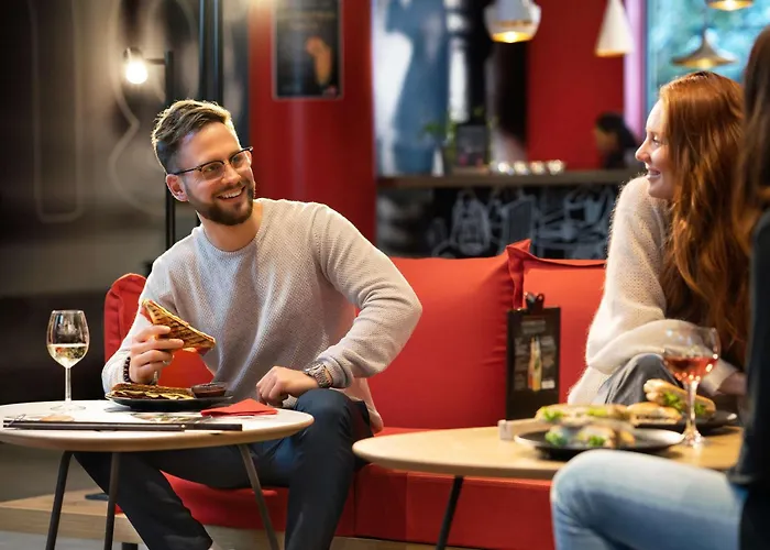 波尔多拉克宜必思酒店 酒店