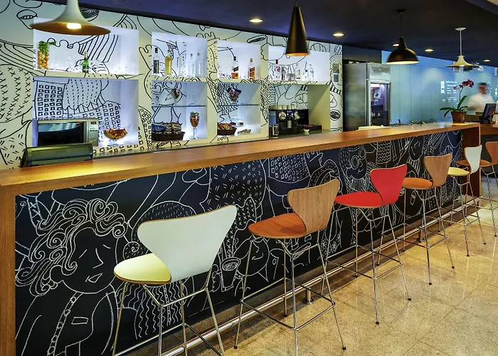 波尔多拉克宜必思酒店