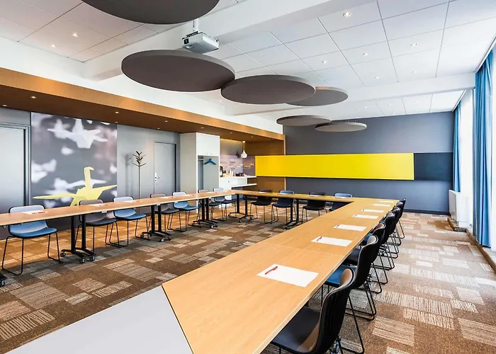 酒店 波尔多拉克宜必思酒店 3*